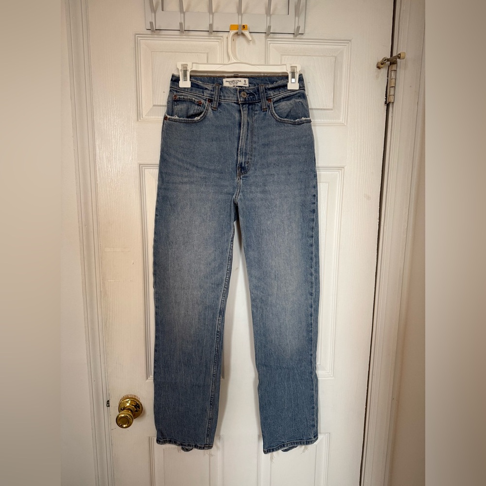 Abercrombie & Fitch The Ankle Straight Jeans
High Rise size 25Long